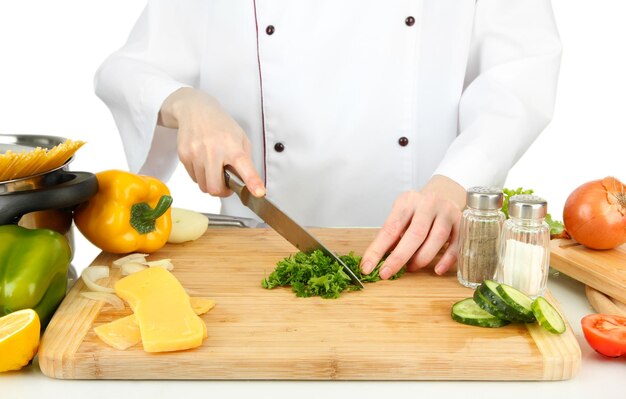 Kucharz przygotowujący posiłek